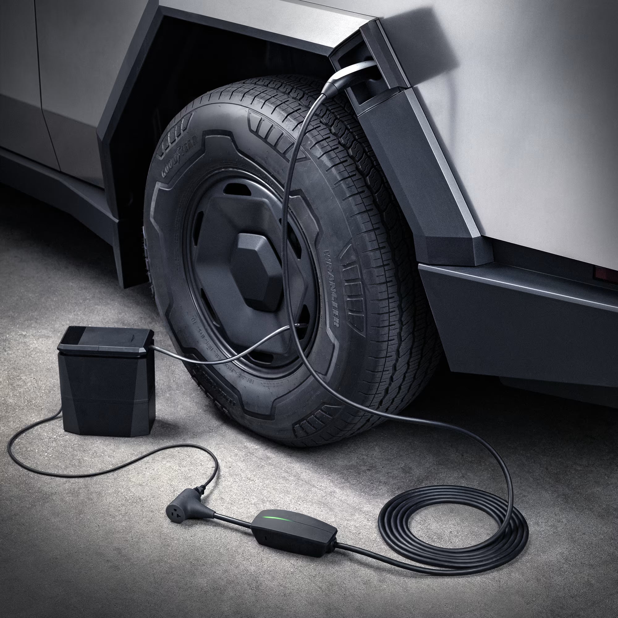 Tesla Powershare Outlet Adapter